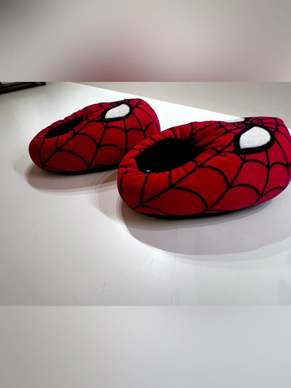 MARVEL SPIDER-MAN SLIPPERS FOR BOYS INDOOR HOUSE SLIPPERS. COZY PLUSH 9T-10T